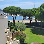 Terrasses 1 Sur Le Port De Plaisance