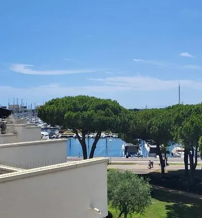 Apartment Terrasses 1 Sur Le Port De Plaisance Le Grau-du-Roi