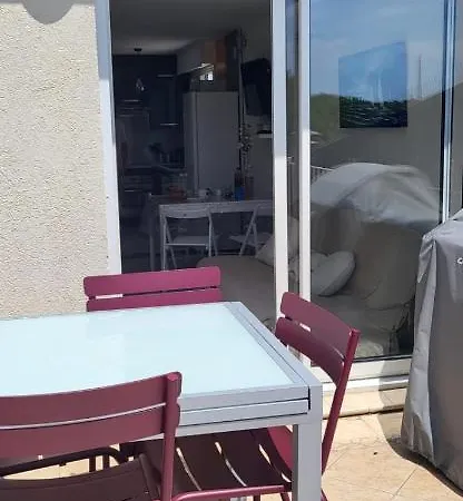 Terrasses 1 Sur Le Port De Plaisance Apartment *
