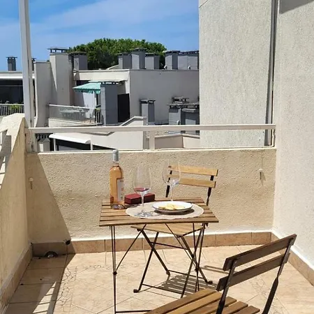 Terrasses 1 Sur Le Port De Plaisance *