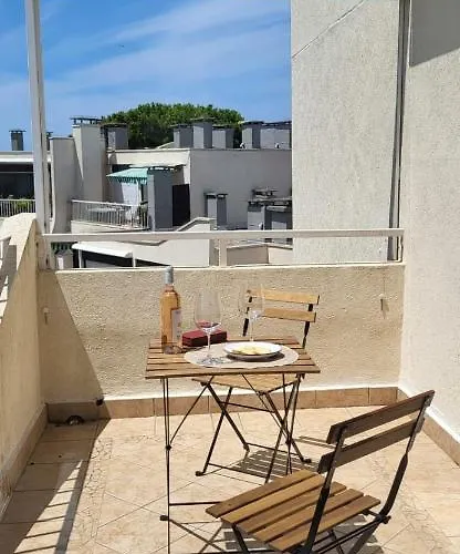 Terrasses 1 Sur Le Port De Plaisance